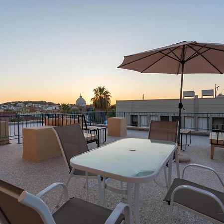 Central Mytilene City-View Apartment For 7 外观 照片