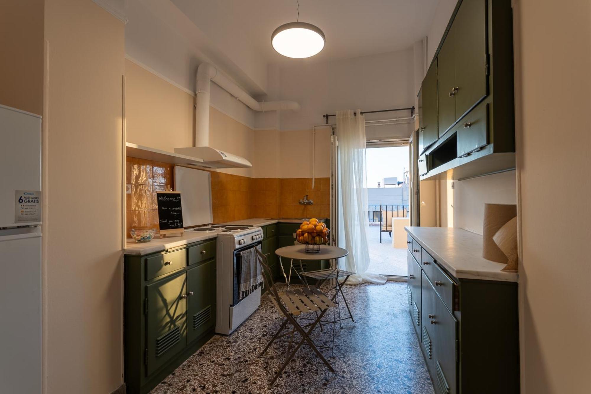 Central Mytilene City-View Apartment For 7 外观 照片